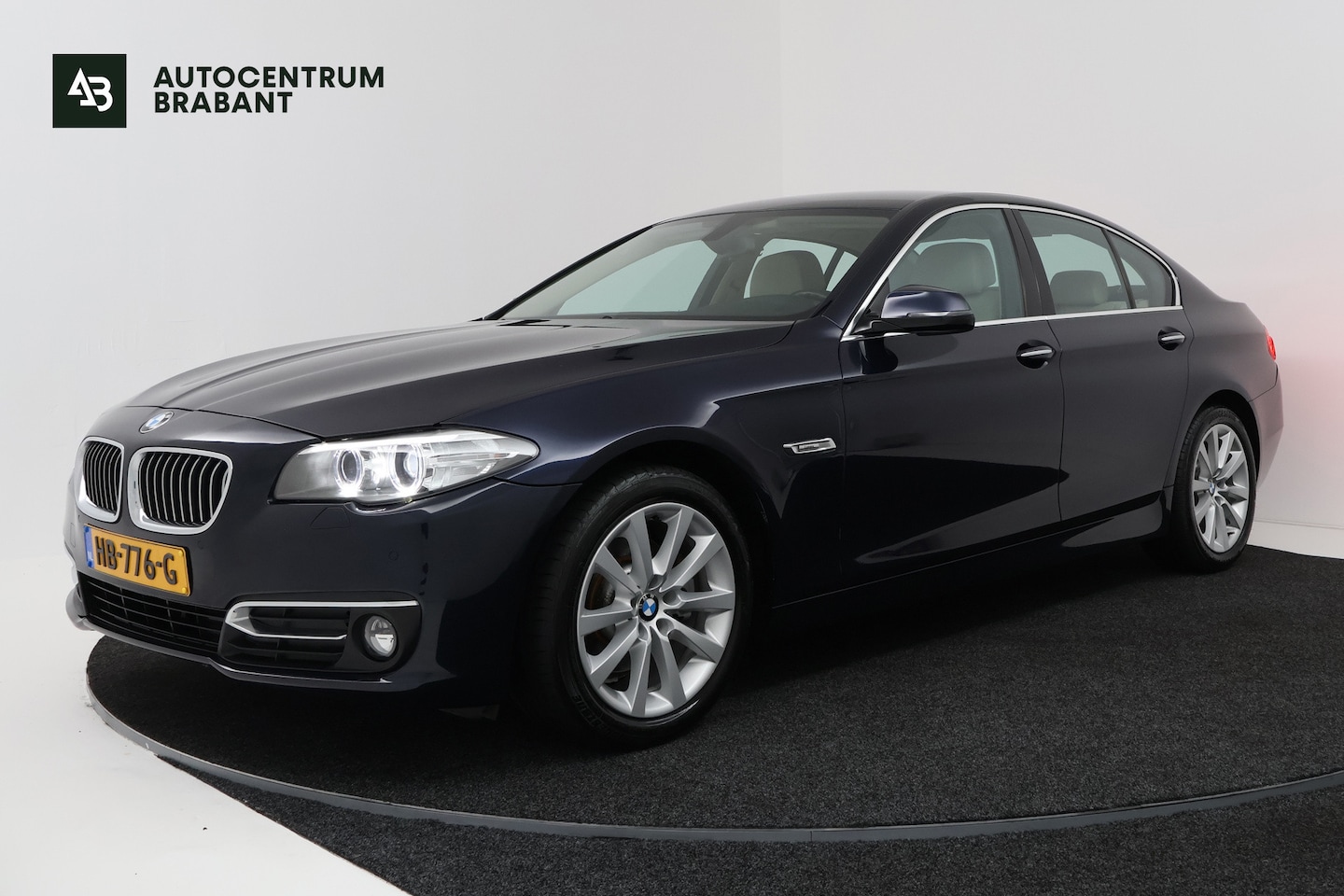 BMW 5-serie - 520i High Executive (STOELVERWARMING, NAVIGATIE, ELEKTR STOELEN, CRUISE CONTROL, PARKEERSE - AutoWereld.nl