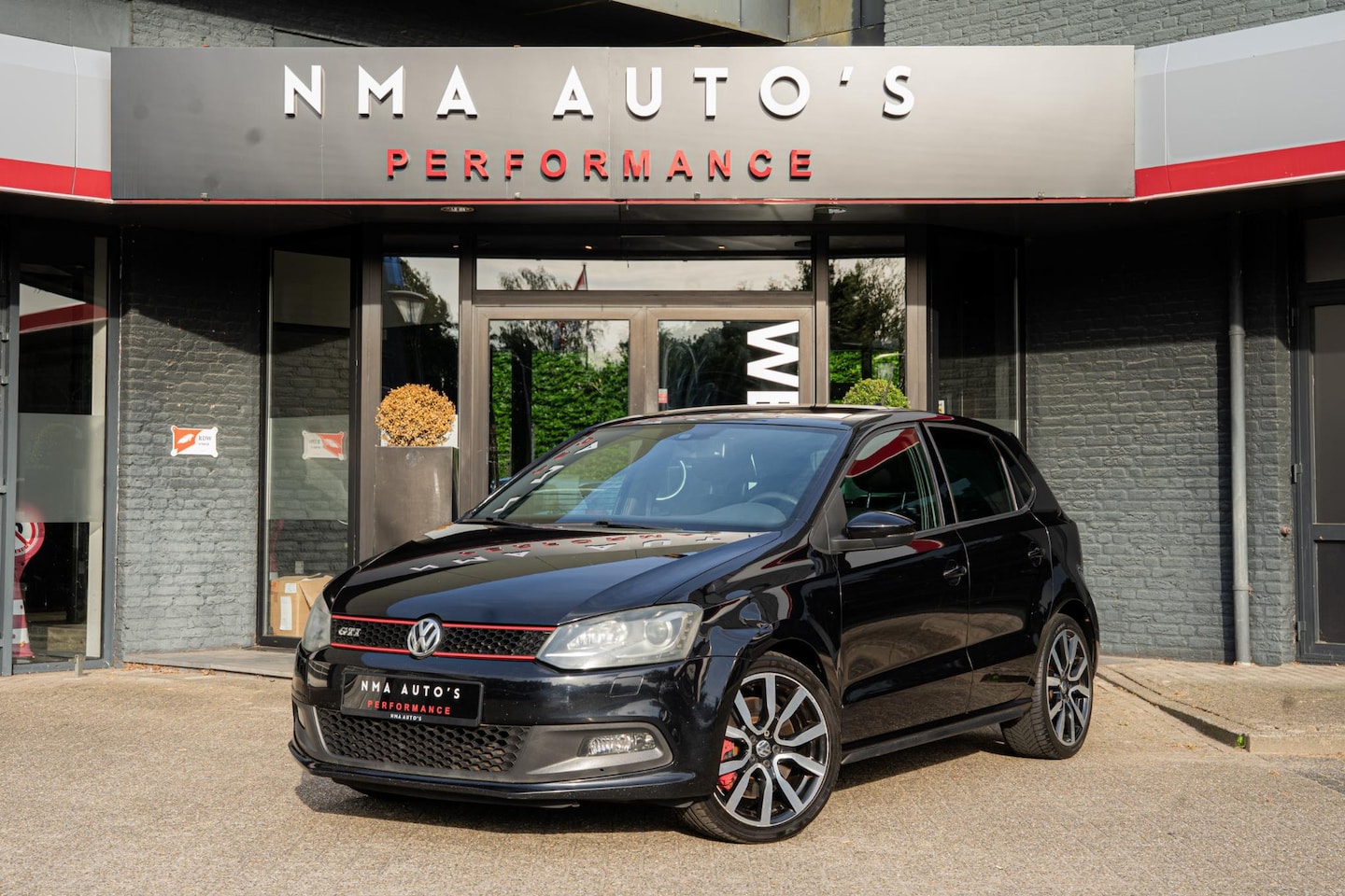 Volkswagen Polo - 1.4 TSI GTI ORIGINEEL 180PK!/PANO/CRUISE CONTROL/2E EIGENAAR/NAVI/AIRCO/BLUETOOTH/DEALER O - AutoWereld.nl