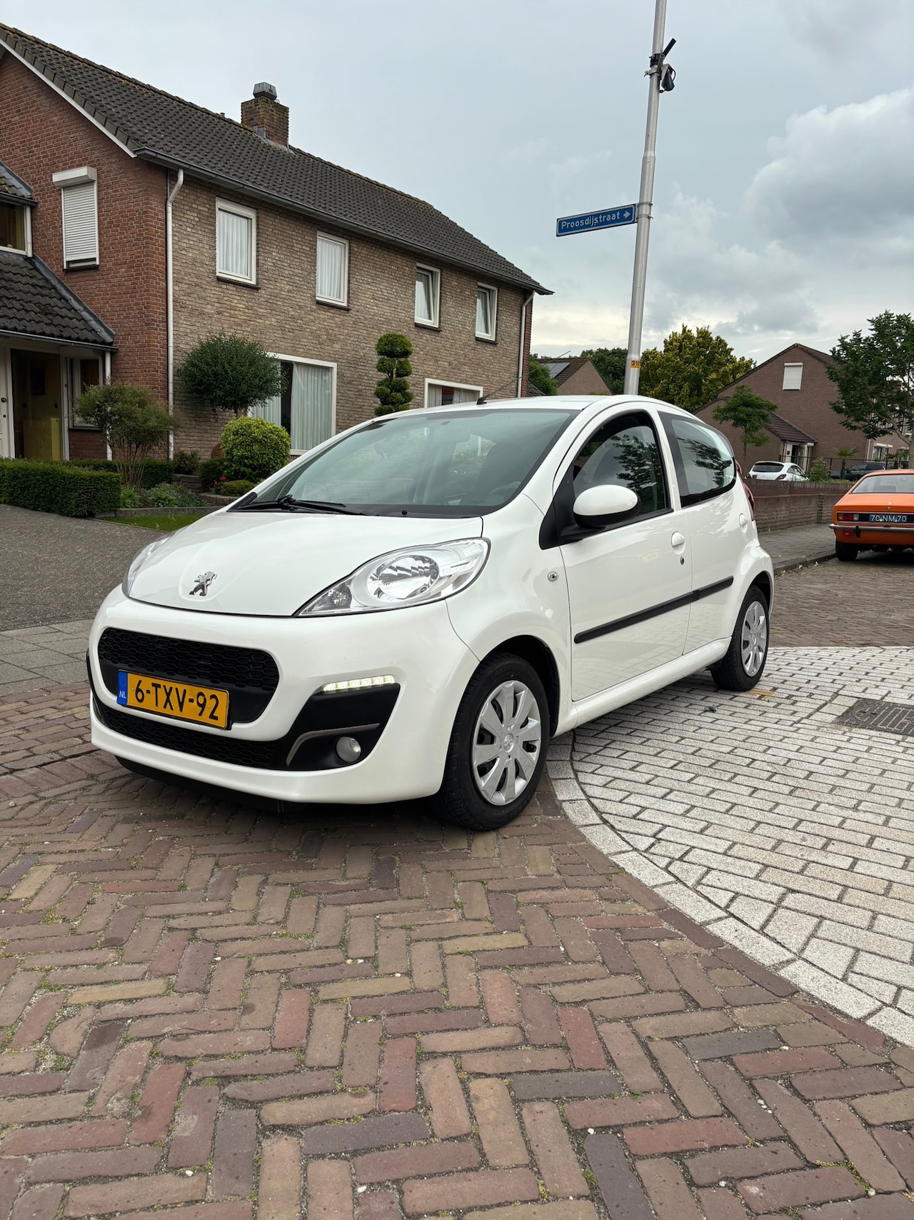 Peugeot 107 - 1.0 Active VOLLE APK! - AutoWereld.nl