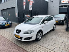 SEAT Leon - 1.2 TSI Reference Trekhaak Airco NAP APK 1 Jaar