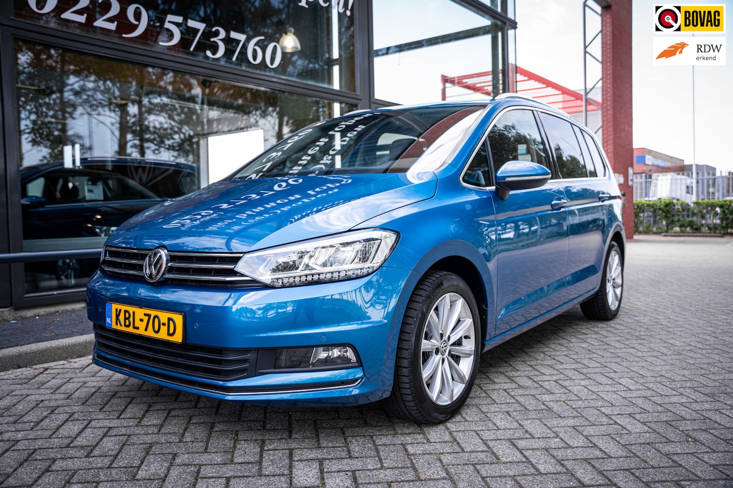 Volkswagen Touran - 1.4 TSI Highline | Automaat | Key-less | Navigatie | Parkeer hulp | LED | App-connect | - AutoWereld.nl
