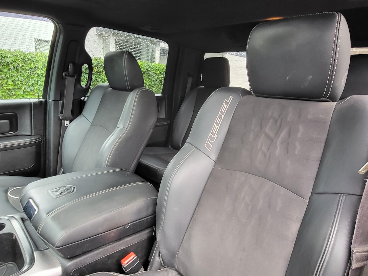 Dodge Ram 1500 - 5.7 V8 4x4 Crew Cab 5'7 Rebel - AutoWereld.nl
