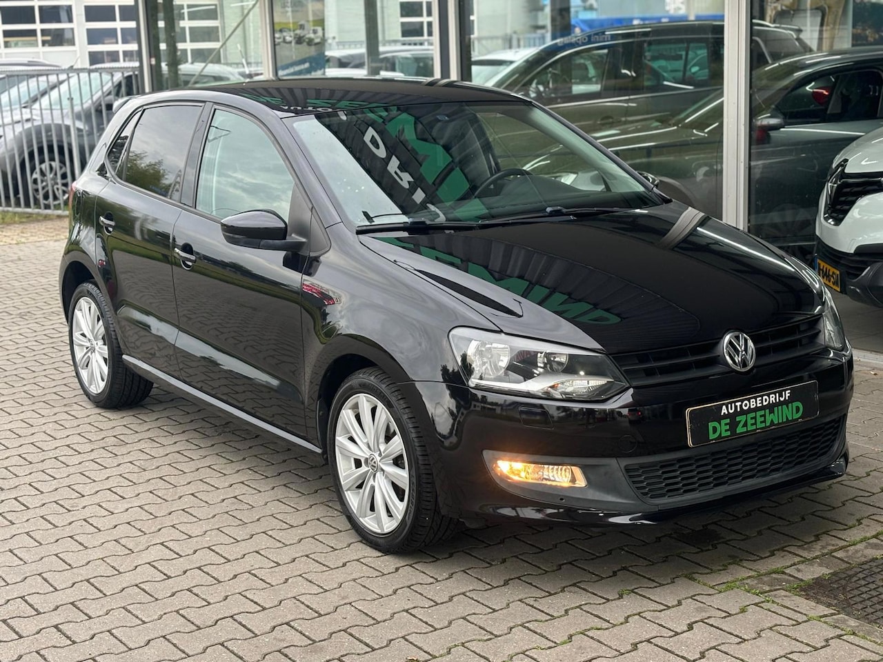 Volkswagen Polo - 1.2-12V Trendline 1.2-12V Trendline - AutoWereld.nl