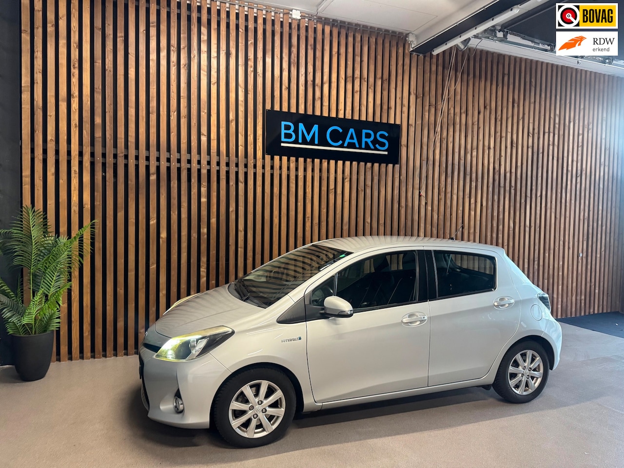 Toyota Yaris - 1.5 Full Hybrid Aspiration Camera, Cruise control - AutoWereld.nl