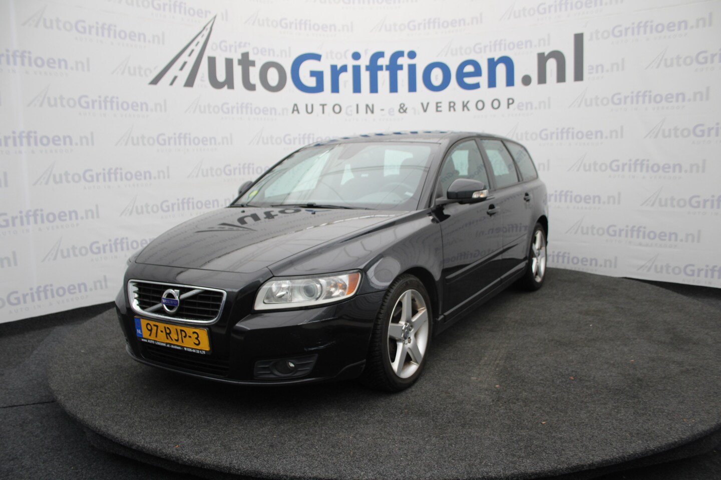 VOLVO V50