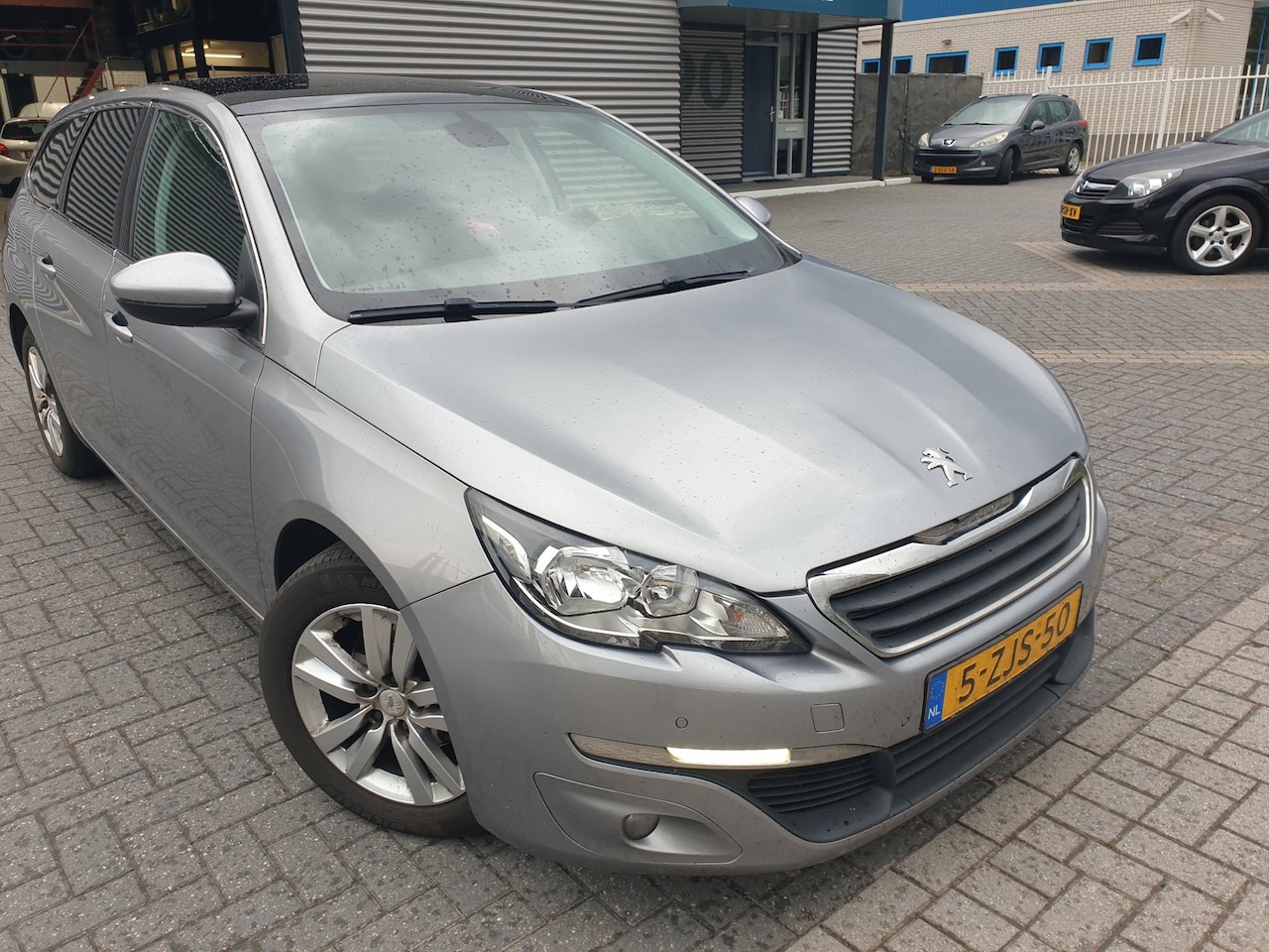 Peugeot 308 SW - 1.6 BlueHDI Blue Lease Limited 1.6 BlueHDI Blue Lease Limited - AutoWereld.nl