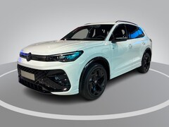 Volkswagen Tiguan - R-Line 1.5 eHybrid 204 PK 6 versn. DSG · Voorstoelen verwarmbaar · Sfeerverlichting · Prij