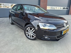 Volkswagen Jetta - 1.6 TDI Highline BlueMotion AIRCO/ECC/LMV/NAV