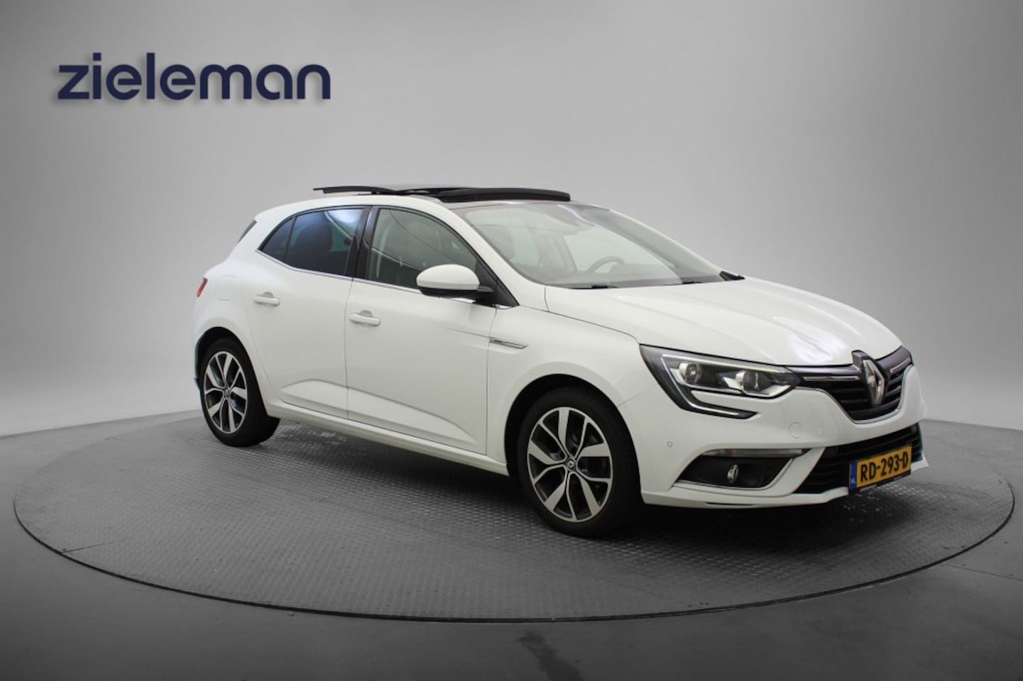 Renault Mégane - 1.2 TCe Bose - Panorama, Carplay, Camera, Keyless, Half Leer, Massage - AutoWereld.nl
