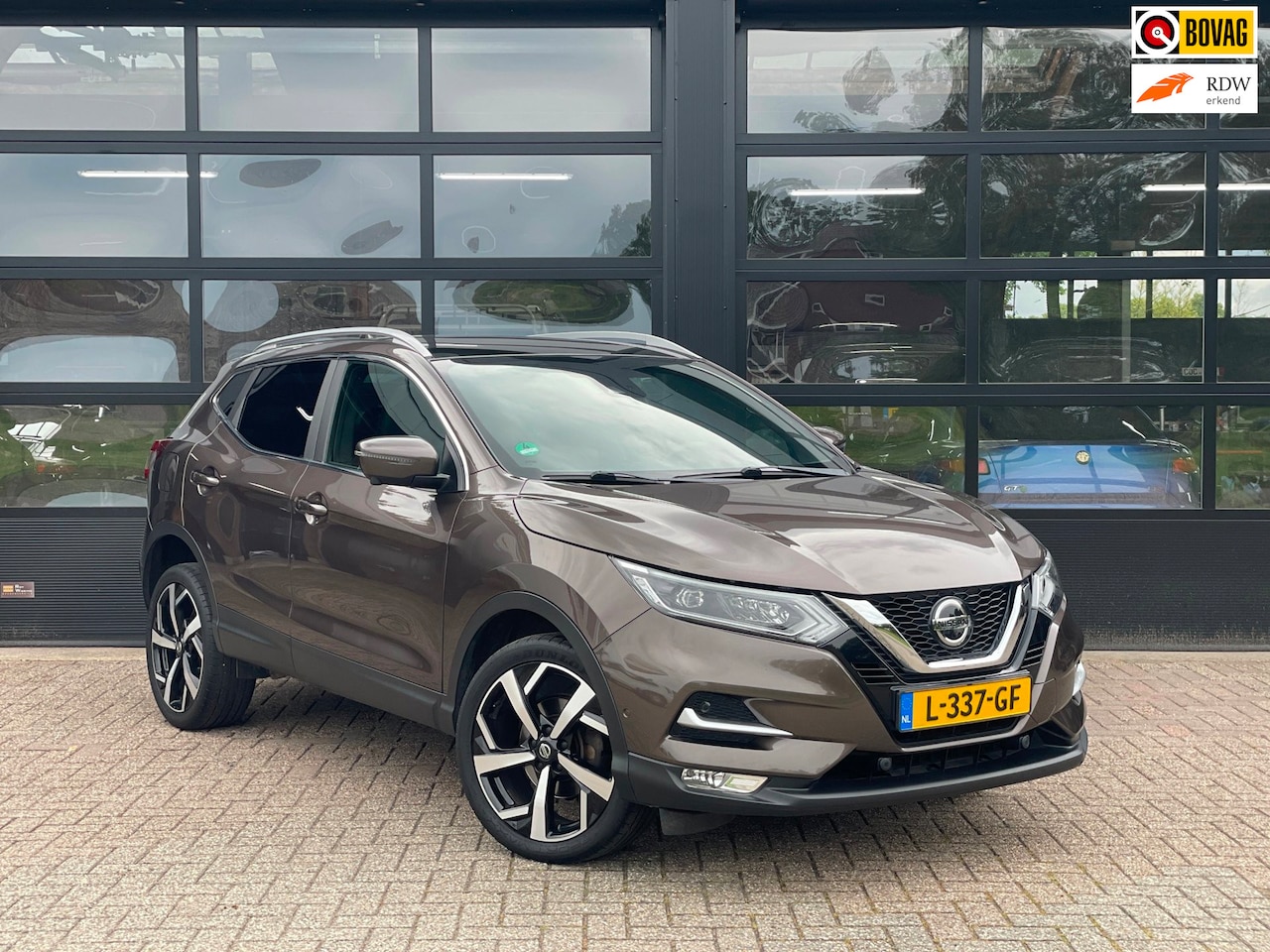 Nissan Qashqai - 1.3 DIG-T Tekna + - AutoWereld.nl