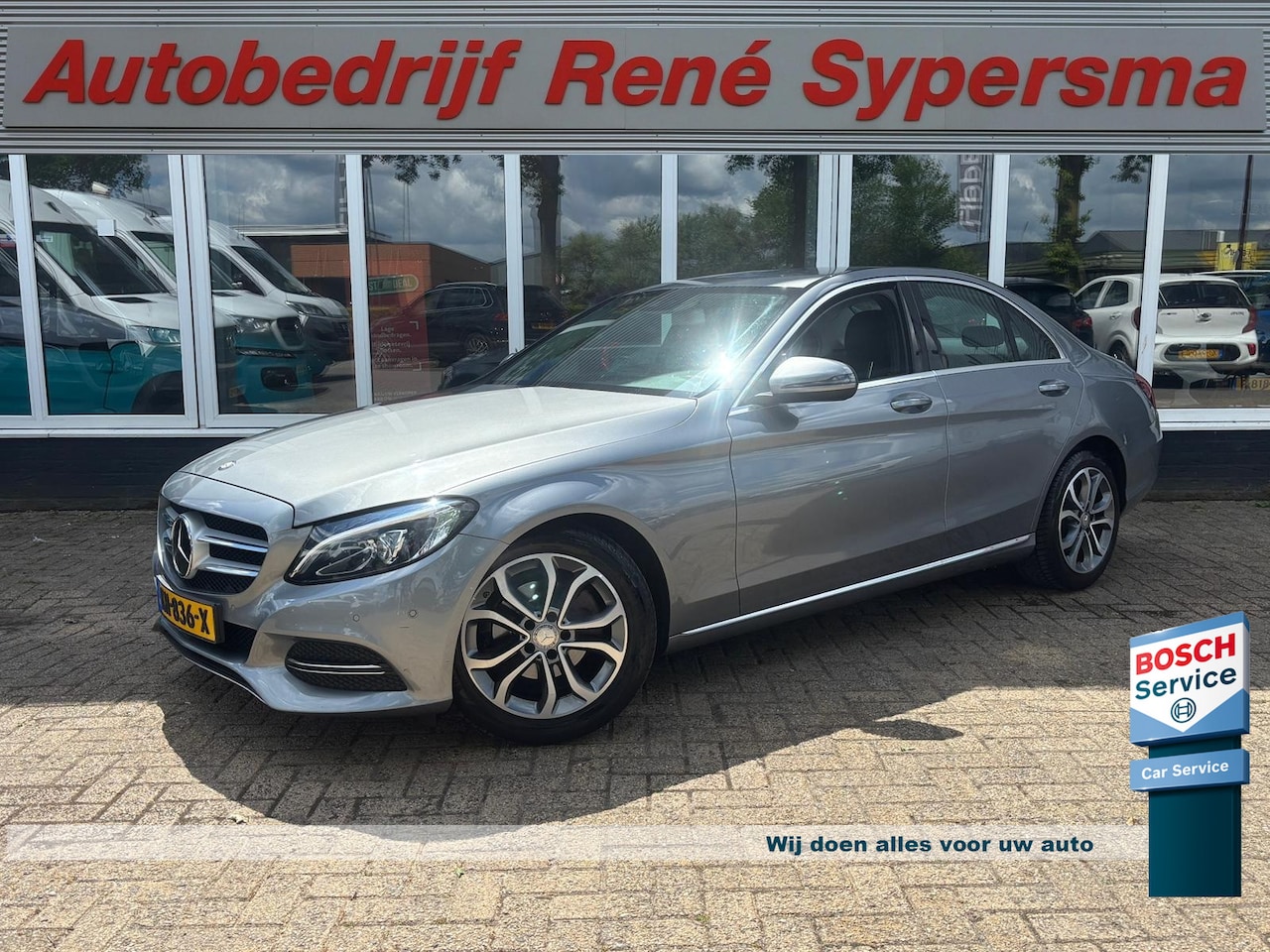 Mercedes-Benz C-klasse - 180 Ambition | Elektrische Trekhaak | Sfeerverlichting | Adaptieve Cruise | LED - AutoWereld.nl