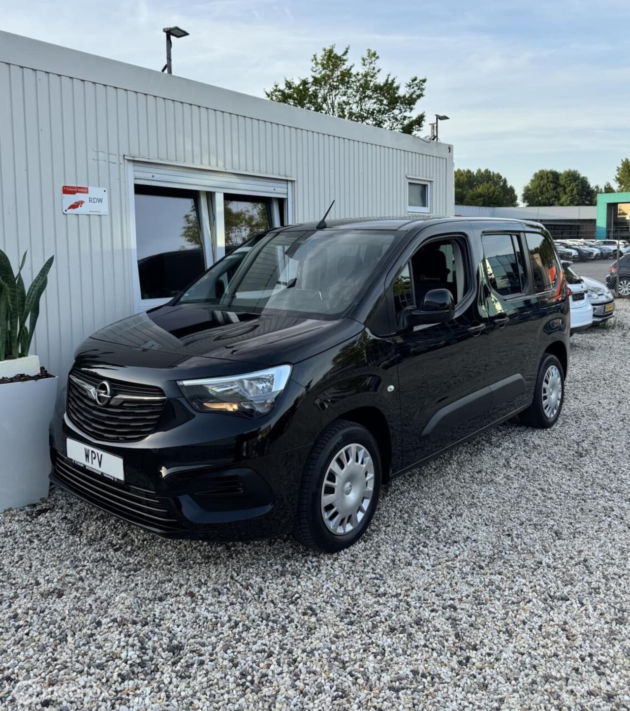 Opel Combo Life - 1.2 Turbo Edition Carplay Camera Trekhaak - AutoWereld.nl