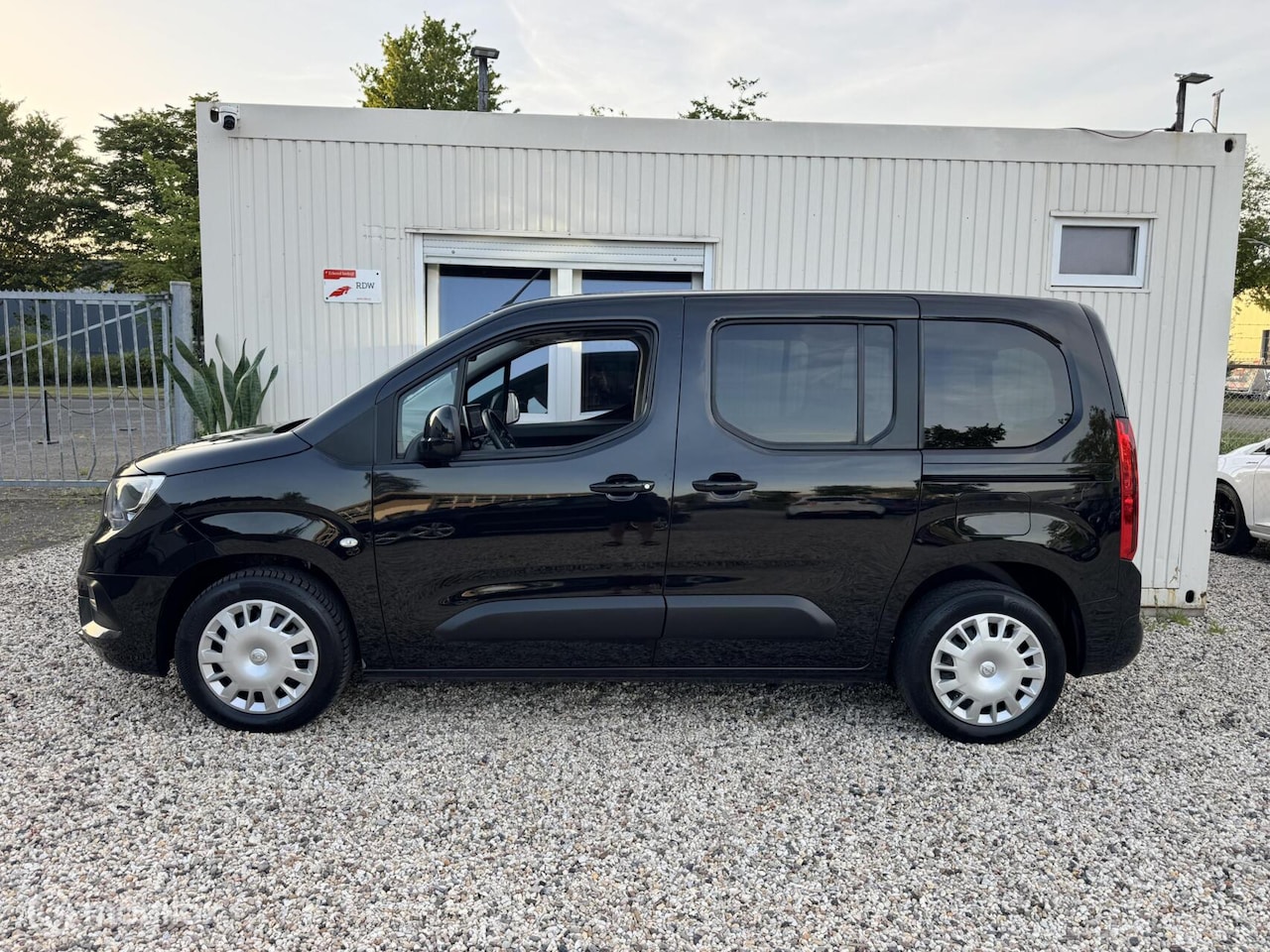 Opel Combo Life - 1.2 Turbo Edition Carplay Camera Trekhaak - AutoWereld.nl
