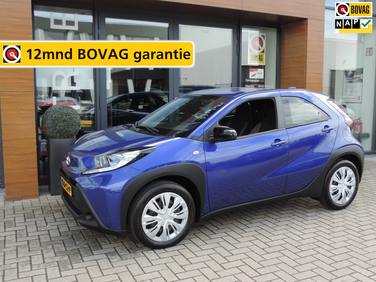 Toyota Aygo X - 1.0 VVT-i S-CVT Play AUTOMAAT 17.000km | CarPlay | Airco | Camera | Bluetooth | Cruise con - AutoWereld.nl