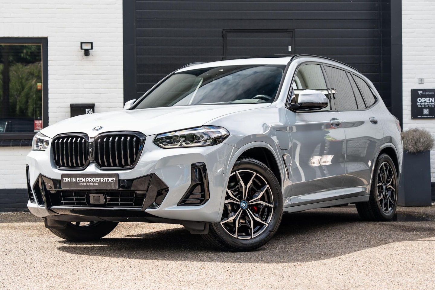 BMW X3 - XDrive30e M-sport Brooklyn Grau 360 Pano HUD Trekhaak - AutoWereld.nl