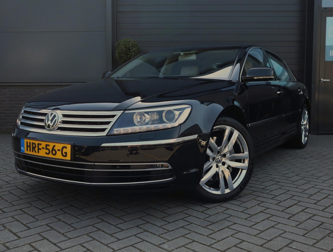 Volkswagen Phaeton - 4.2 V8 4p. Lang Highline | Uniek | Chauffeur Pakket | Glazen Dak | Bomvol - AutoWereld.nl