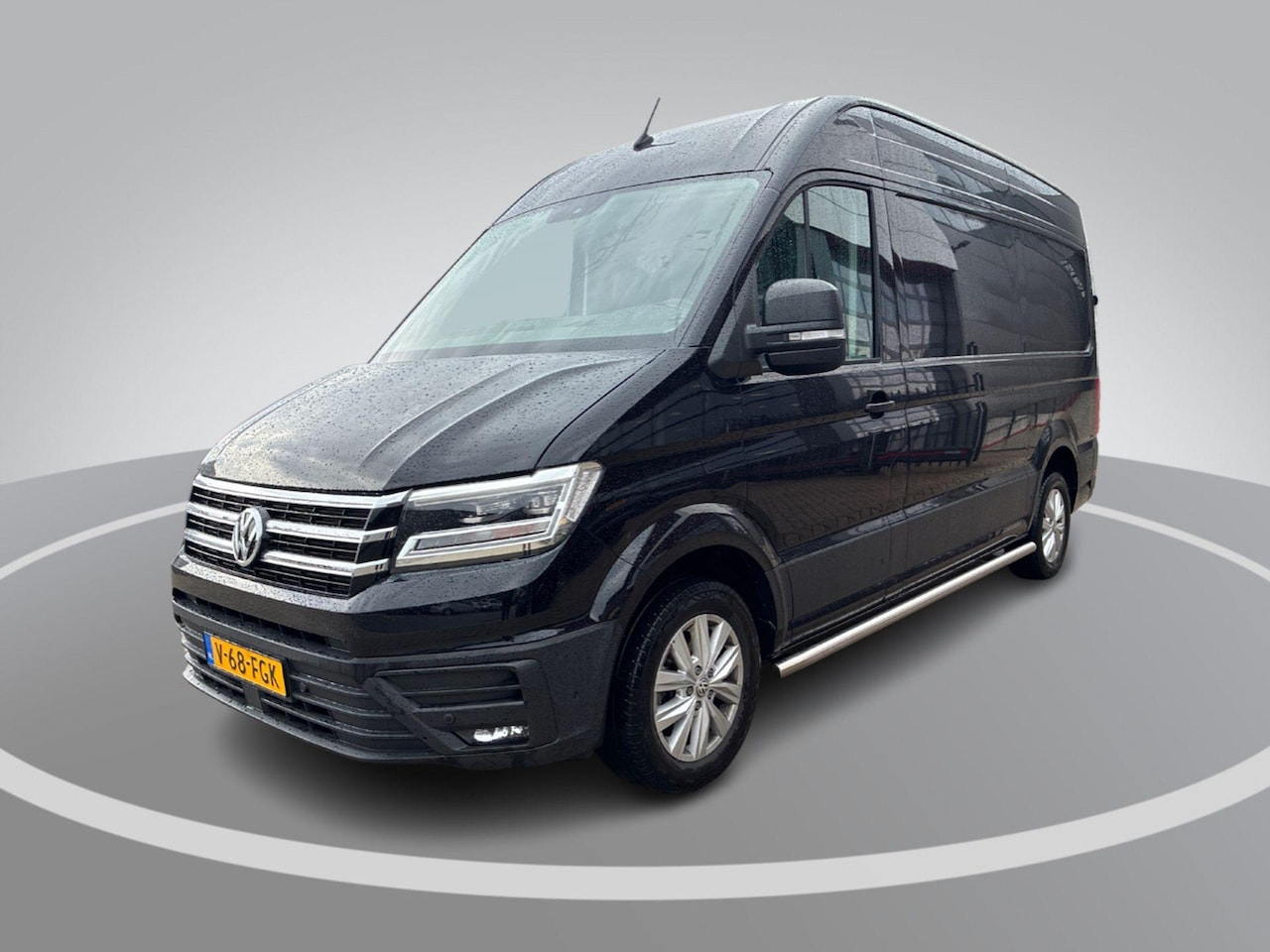 Volkswagen Crafter - 35 2.0 TDI 140pk DSG L3H3 EURO VI · Camera · Apple/Android Car Play · Trekhaak · Elek. Ink - AutoWereld.nl