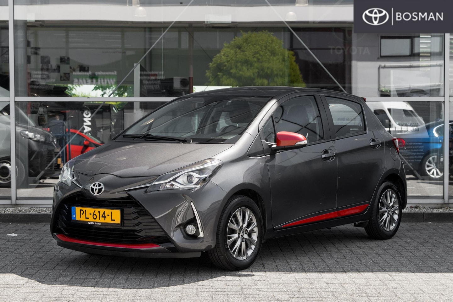 Toyota Yaris - 1.0 VVT-i Design Red 1.0 VVT-i Design Red - AutoWereld.nl