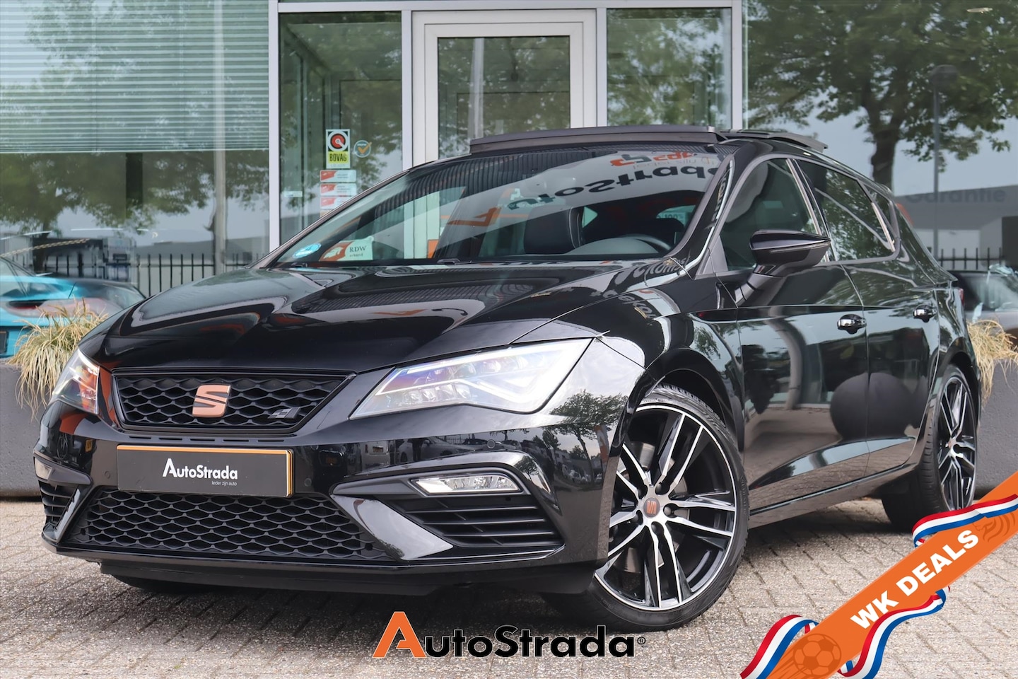 SEAT Leon - 2.0 TSI CUPRA BLACK 290PK DSG-7 I Pano I Virtual Cockpit I Beats Audio I Carplay - AutoWereld.nl