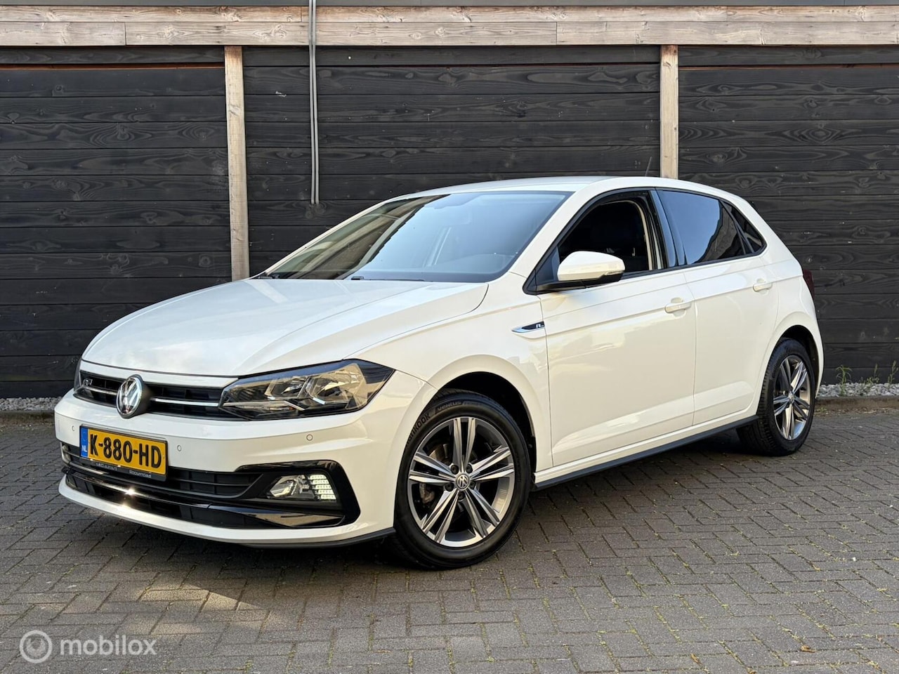Volkswagen Polo - 1.0 R-Line / 17" / Clima / Carplay / 94.709 KM / 2e eig. - AutoWereld.nl