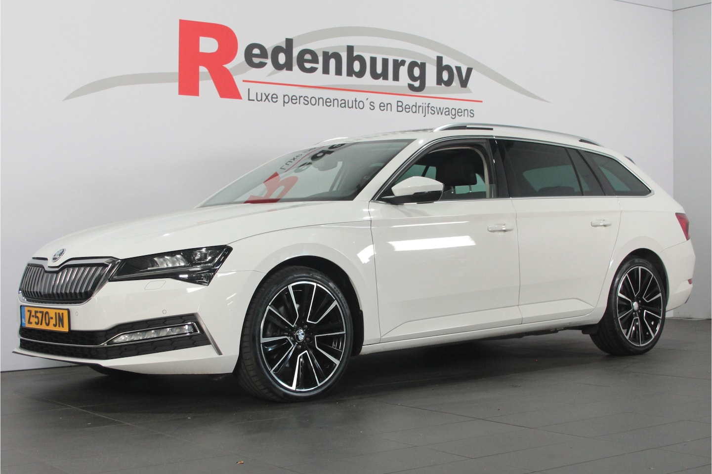 Skoda Superb Combi - 1.4 TSI iV Business Edition Plus - Pano / Camera / Carplay - AutoWereld.nl