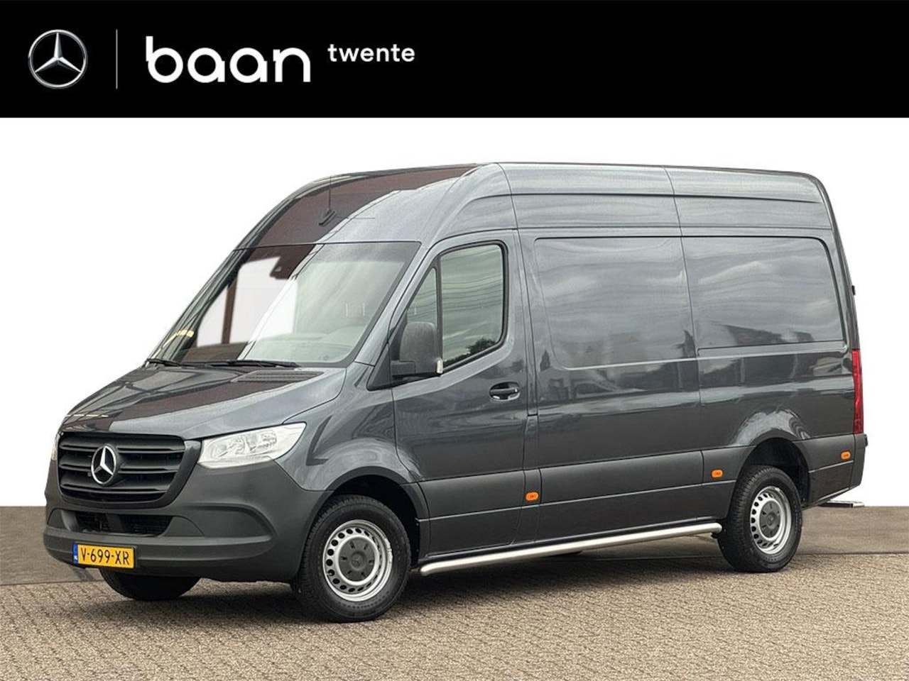 Mercedes-Benz Sprinter - 319 3.0 V6 L2H2 | 2,8t Trekhaak | Camera | Cruise | Navi - AutoWereld.nl