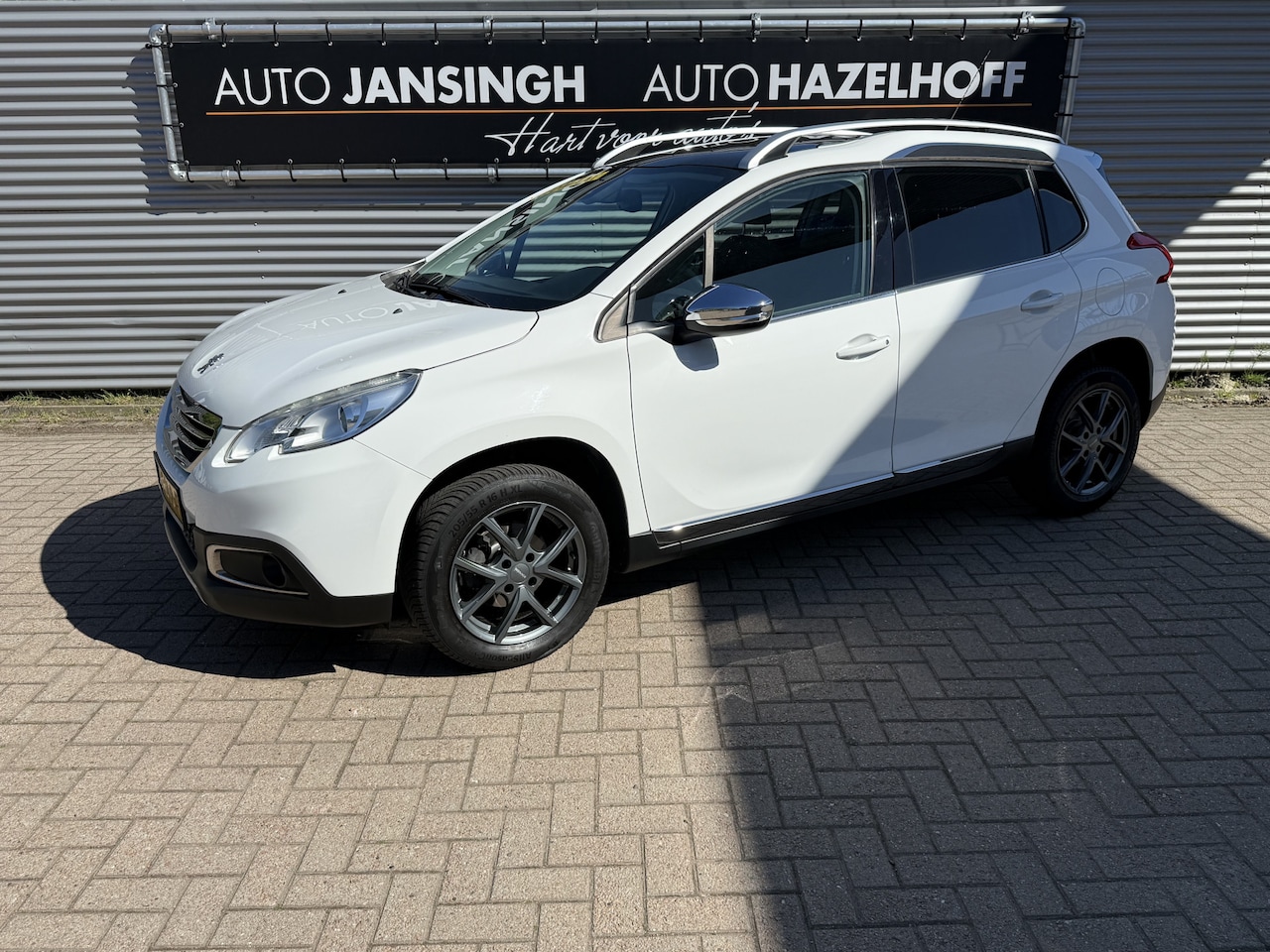 Peugeot 2008 - 1.2 PureTech Allure Automaat!! | PDC Achter | Panoramadak | Clima | Navi | Cruise | Nw DB - AutoWereld.nl