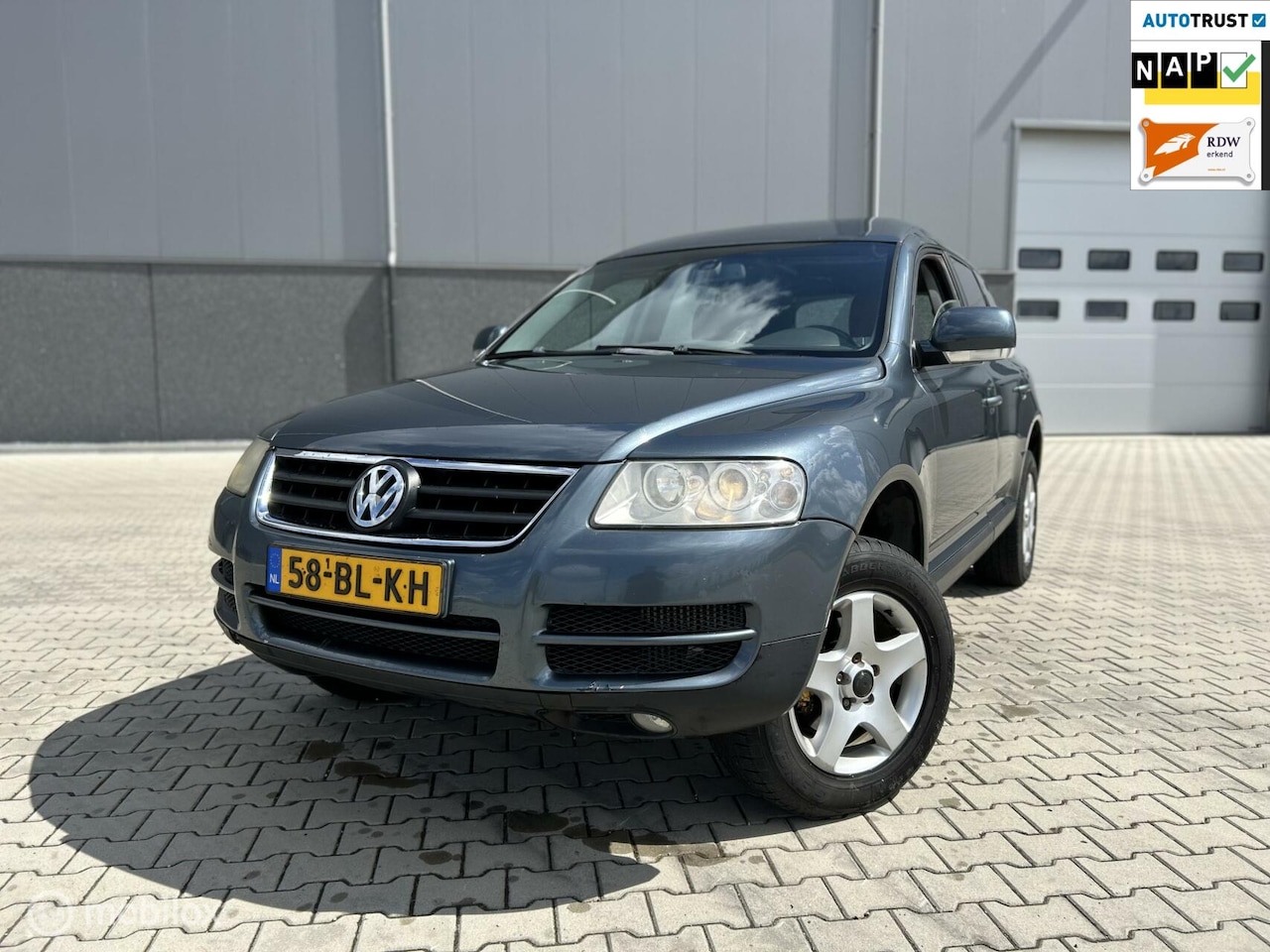 Volkswagen Touareg - 2.5 TDI/GRIJS KENTEKEN/ CRUISE CONTR./NAP - AutoWereld.nl