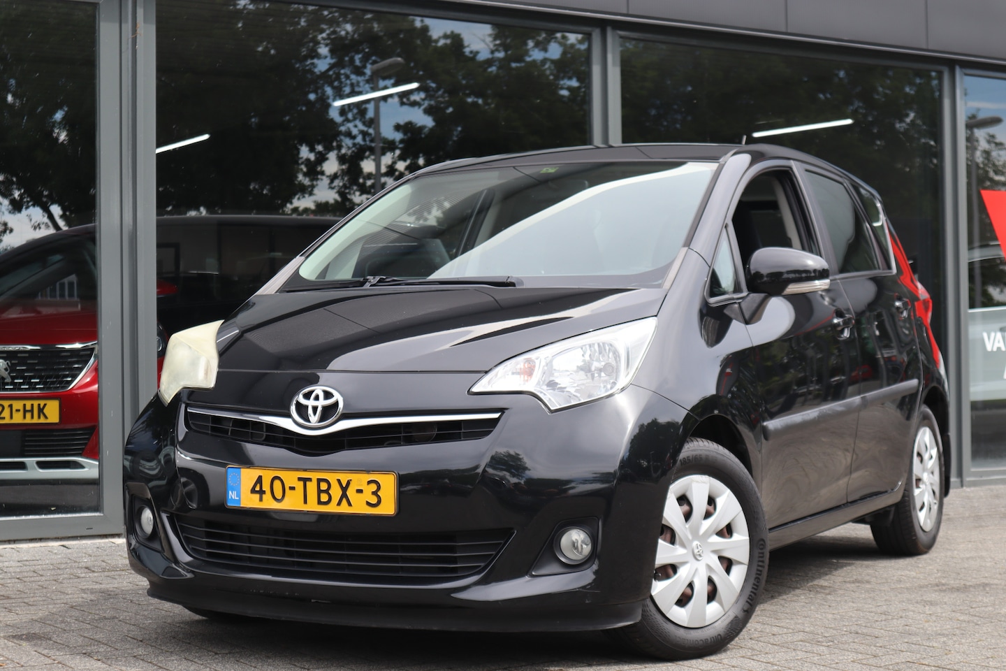 Toyota Verso S - 1.3 VVT-i Aspiration | Automaat | Trekhaak - AutoWereld.nl