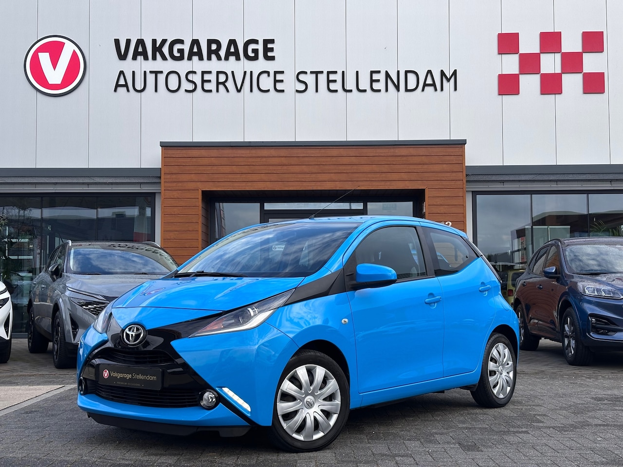 Toyota Aygo - 1.0 VVT-i x-play|Camera|Dealer ond|Cruise Contr|Airco|Bluetooth|Elektr Ramen - AutoWereld.nl