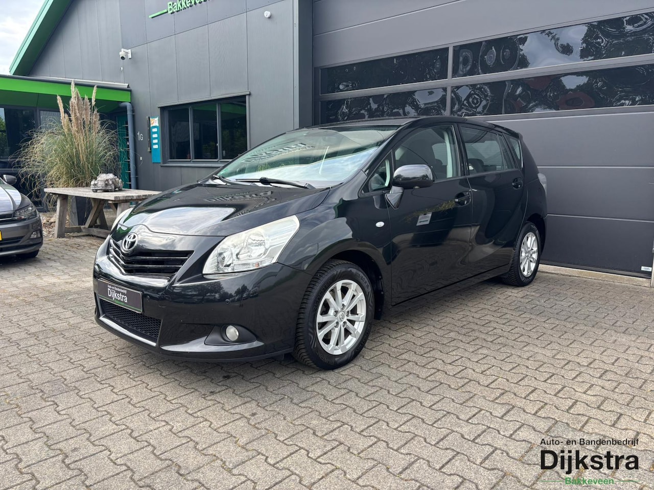 Toyota Verso - 1.8 VVT-i Aspiration| Panoramadak|Cruise Control| Trekhaak| PDC - AutoWereld.nl