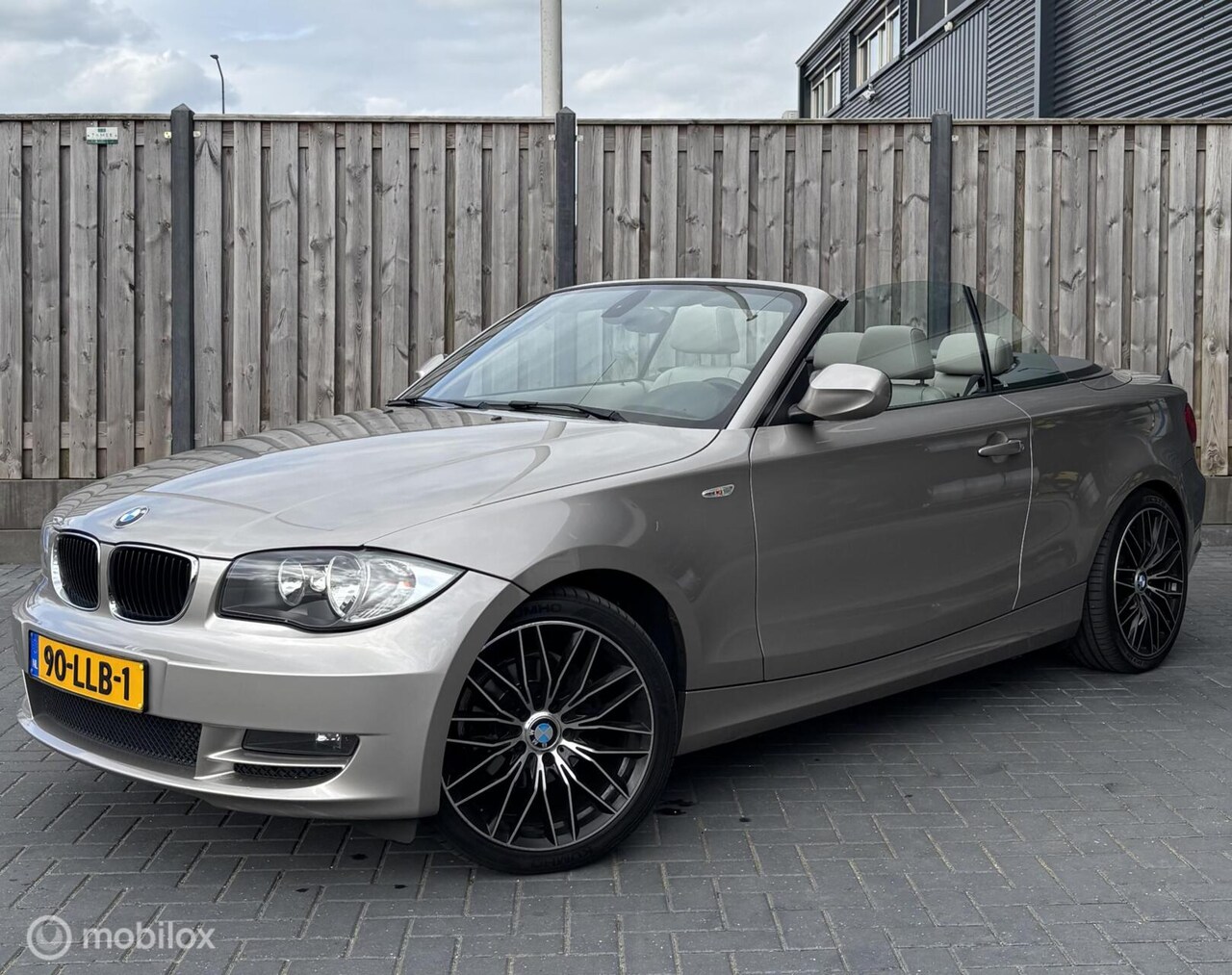 BMW 1-serie Cabrio - 118i High Executive/Cabriolet/Leder/NAP/ - AutoWereld.nl