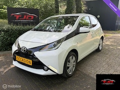 Toyota Aygo - 1.0 VVT-i x-pure AUTOMAAT-AIRCO-CAMERA-NAVI