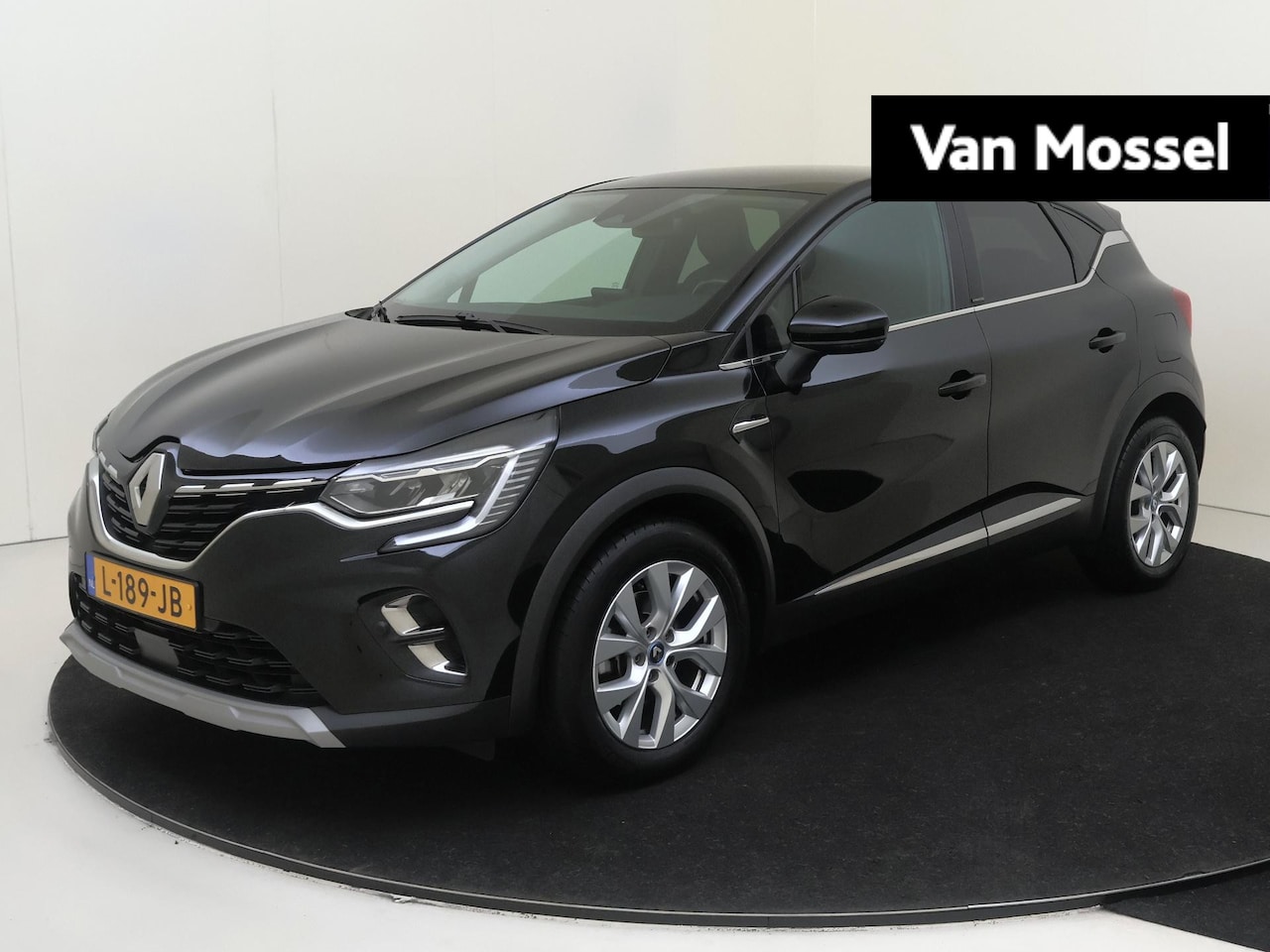 Renault Captur - 1.6 E-Tech Plug-in Hybrid 160 Intens Automaat | Navigatie | Parkeersensoren & Camera | LM - AutoWereld.nl
