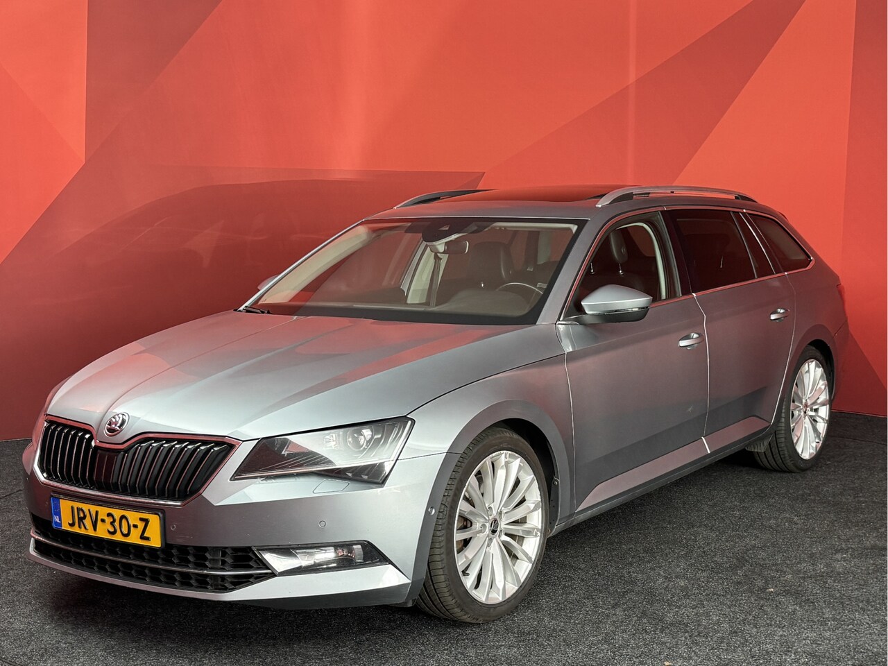 Skoda Superb Combi - 2.0 TSI 4x4 Style Business  | ACC | Pano | Memory - AutoWereld.nl