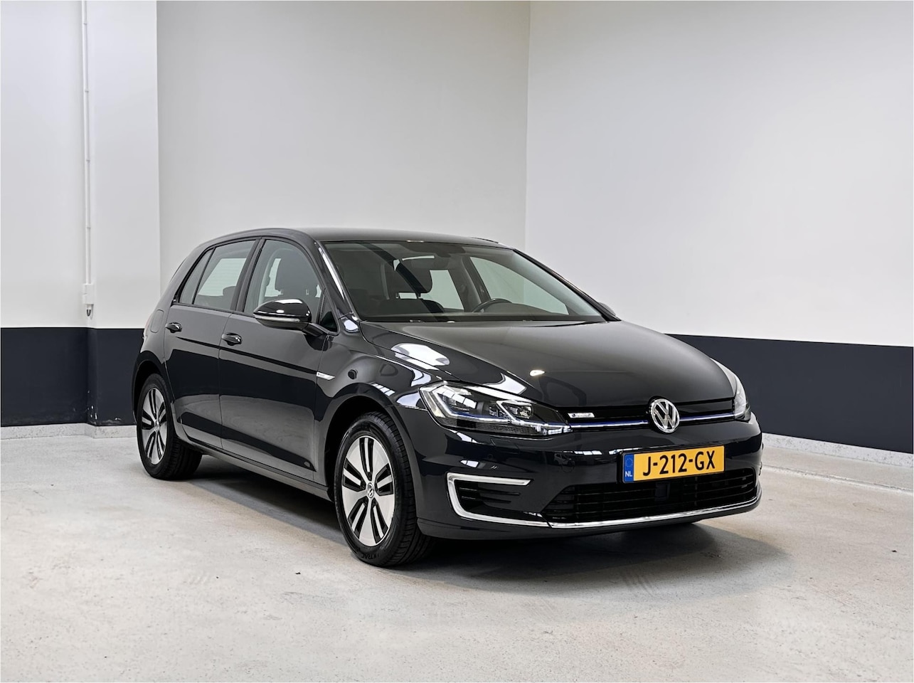 Volkswagen e-Golf - E-DITION |2 EIG | NL | Apple Carplay / Android Auto | LM velgen|Bluetooth | PDC | NAVI | - AutoWereld.nl