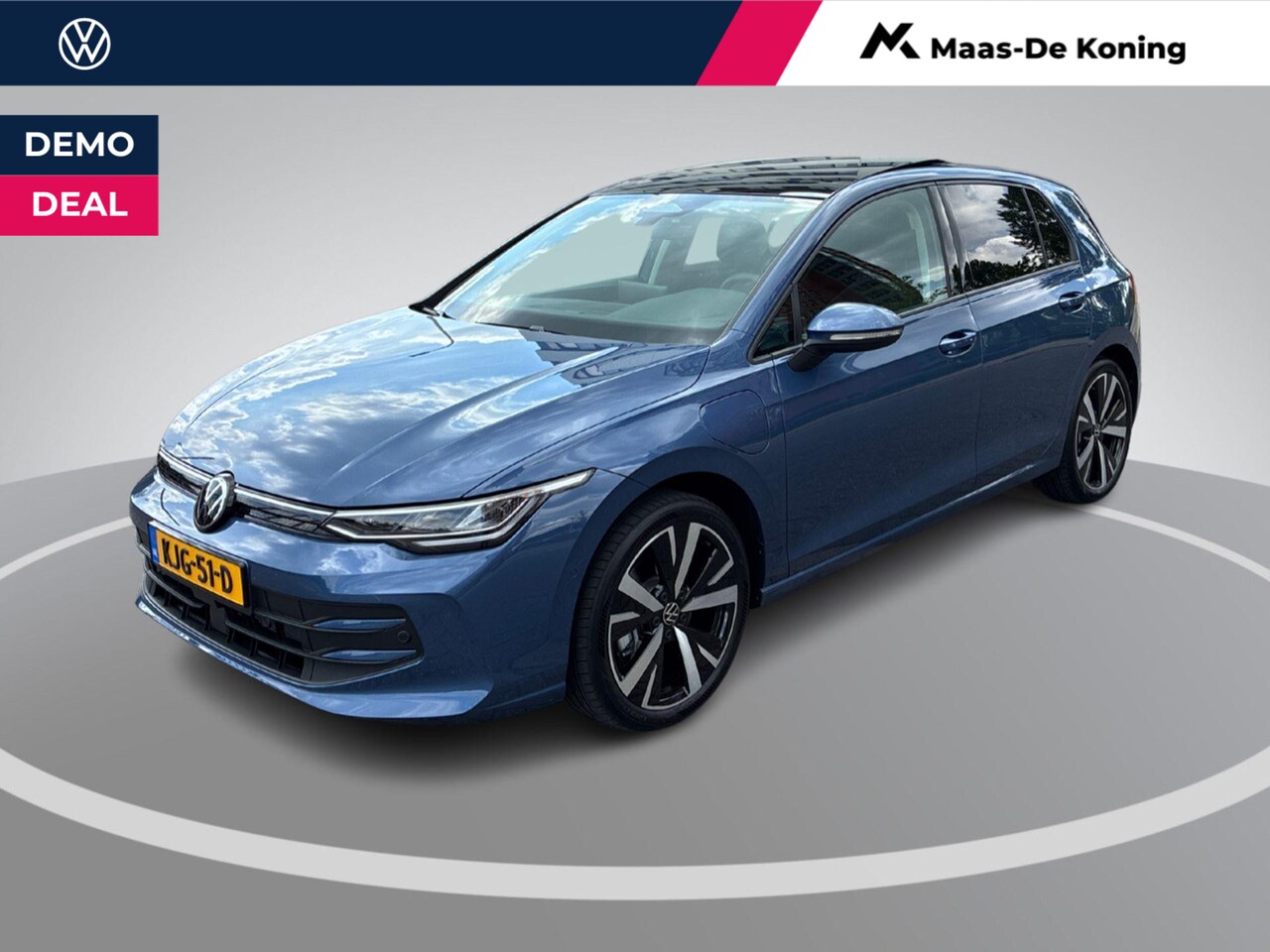 Volkswagen Golf - 1.5 eHybrid Life Edition Panoramadak · Achteruitrijcamera · Draadloze telefoonlader · Stuu - AutoWereld.nl