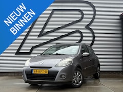 Renault Clio - 1.5 dCi Night & Day 1e Eigenaar|Navi|Clima|Cruise|Trekhaak|PDC|N.A.P|Nieuwe APK bij afleve