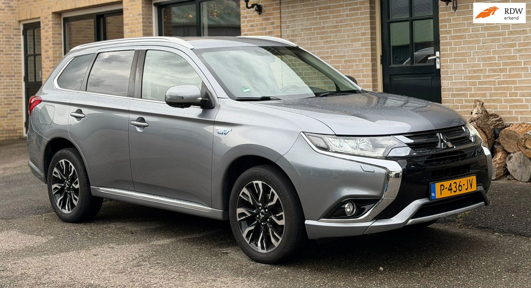 Mitsubishi Outlander - 2.0 PHEV Edition X-Line|CAM |KEYLESS|TREKHAAK - AutoWereld.nl