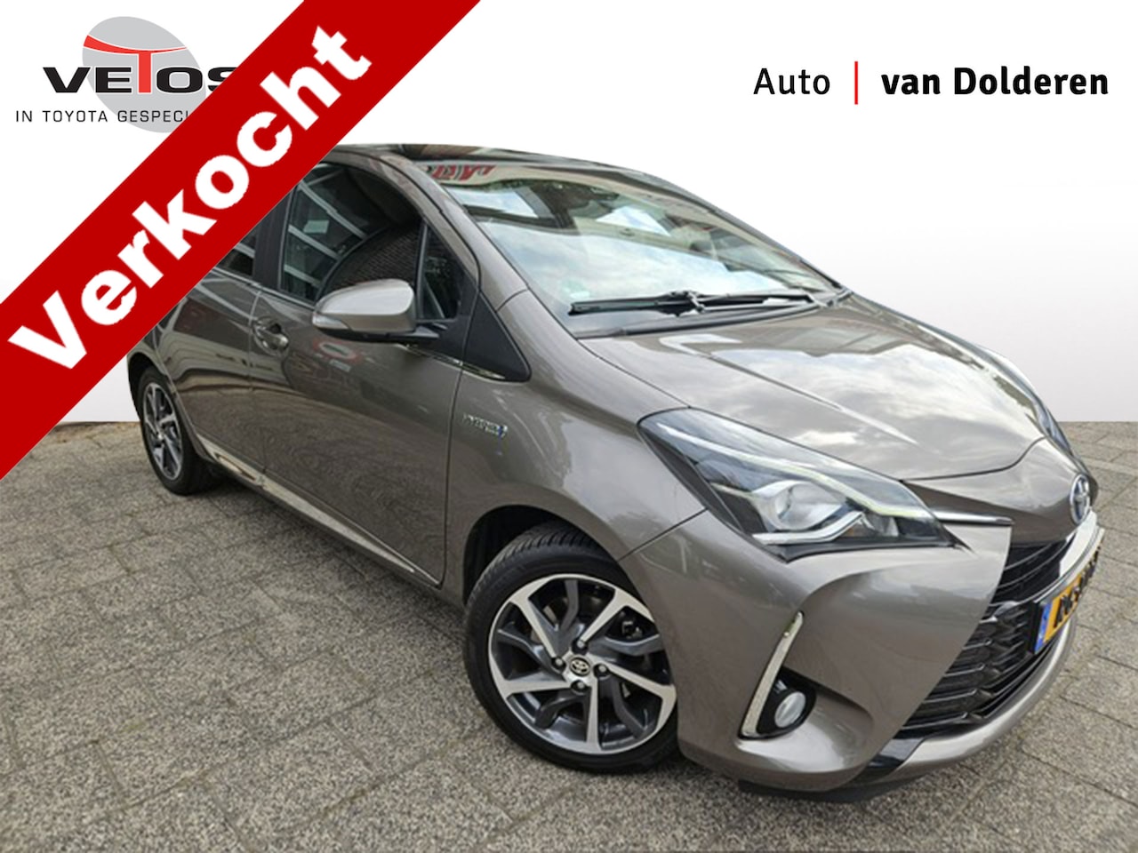 Toyota Yaris - 1.5 Hybrid Premium PANO - AutoWereld.nl