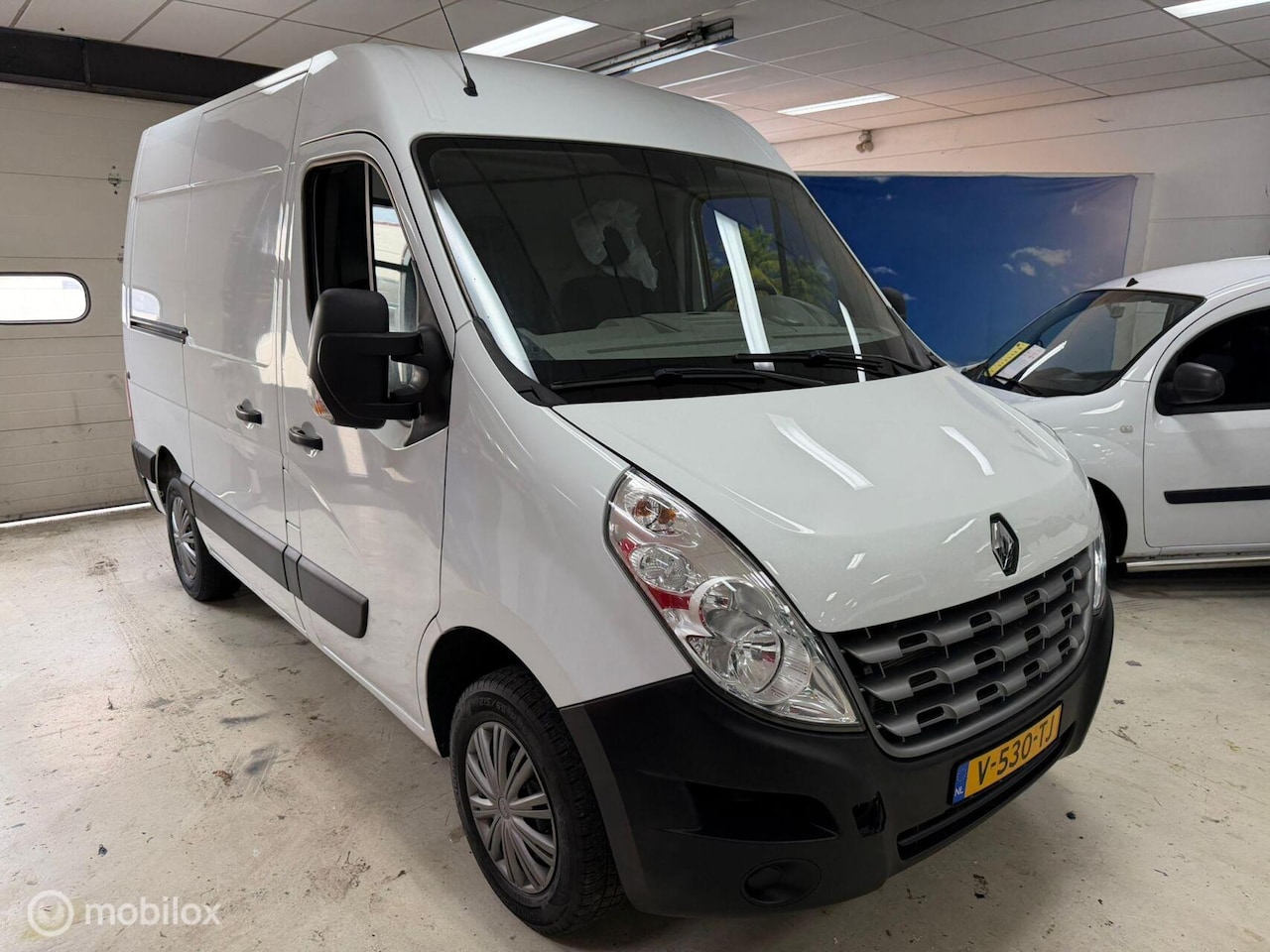 Renault Master - bestel T35 2.3 dCi L1H2 - AutoWereld.nl