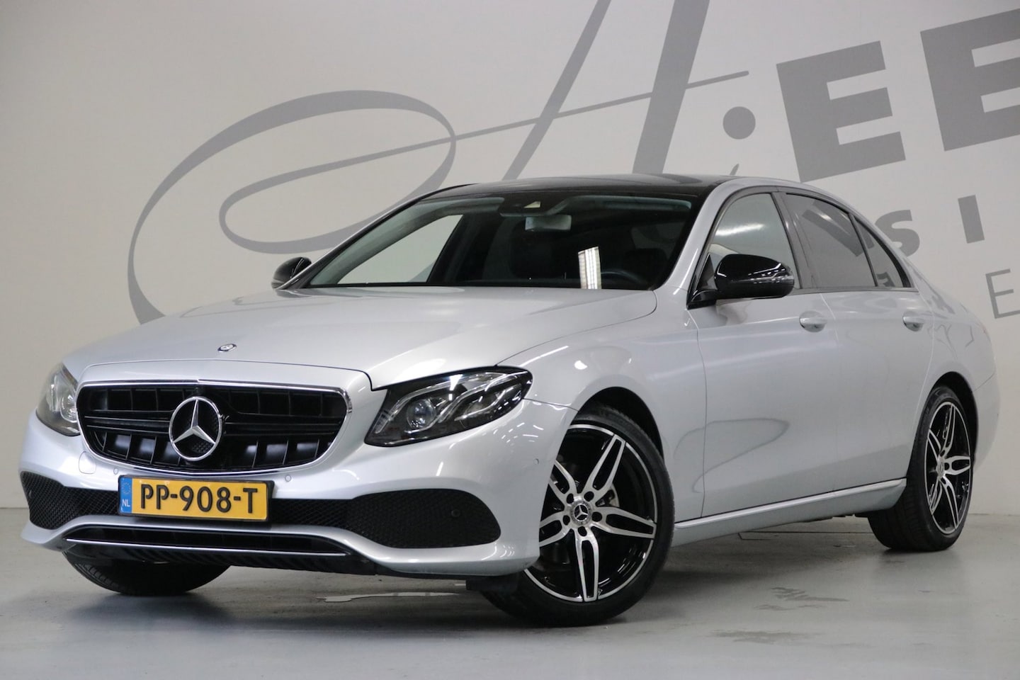 Mercedes-Benz E-klasse - 200 Apple carplay/ Stoelverwarming - AutoWereld.nl
