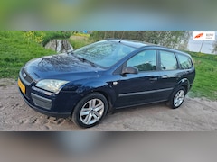 Ford Focus Wagon - 1.4-16V Ambiente