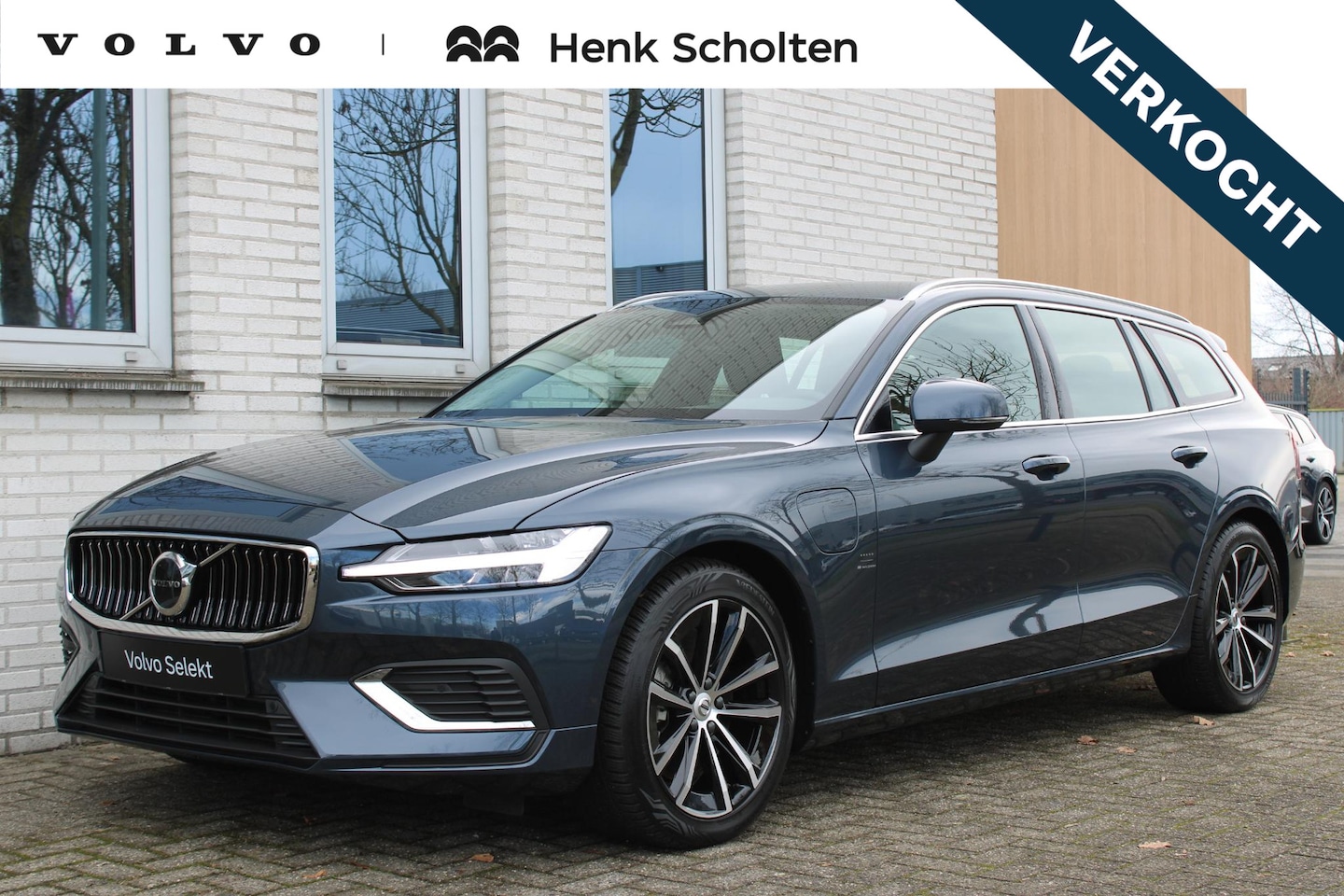 Volvo V60 - T6 Plug-in hybrid AWD Essential Bright | All-season banden | Lederen Bekleding | Stoel-/ s - AutoWereld.nl