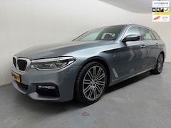 BMW 5-serie Touring - 520i High Executive # M-Pakket # Pano # Head-Up # Trekhaak # Navi # Led