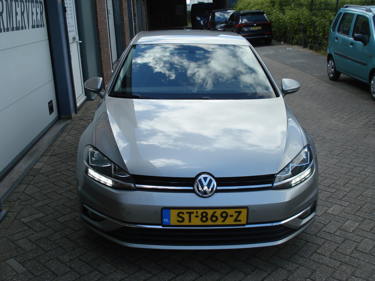 Volkswagen Golf - 1.0 TSI Comfortline Business Zeer netjes!