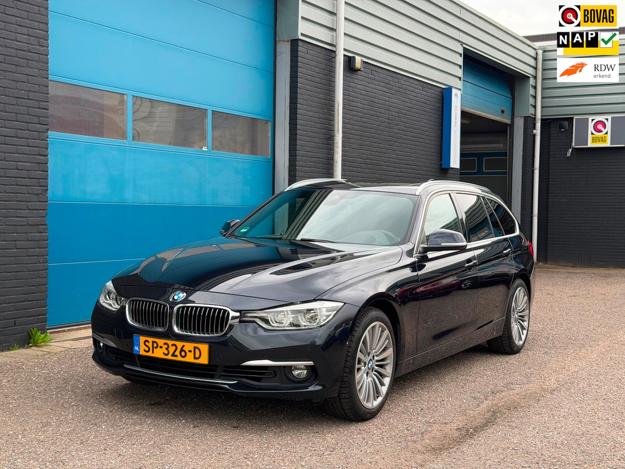 BMW 3-serie Touring - 340i xDrive High Executive - INDIVIDUAL LEER - PANORAMADAK - AUTOMAAT - STUURVERWARMING - AutoWereld.nl