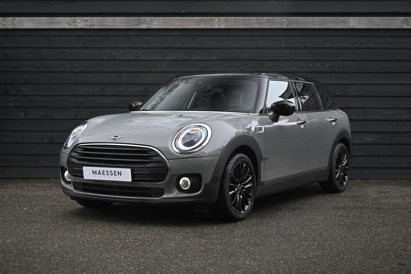 MINI Clubman - 1.5 Cooper Business Edition | Leder | Sportstoelen | Panoramadak | Automaat | Driving Mode - AutoWereld.nl