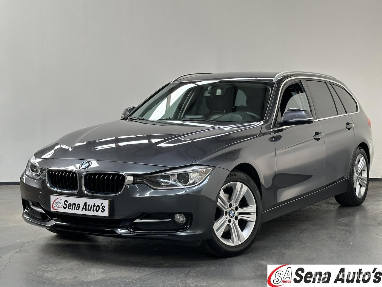 BMW 3-serie Touring - 320i Executive Aut. / Sport/ Xenon/ Navi - AutoWereld.nl