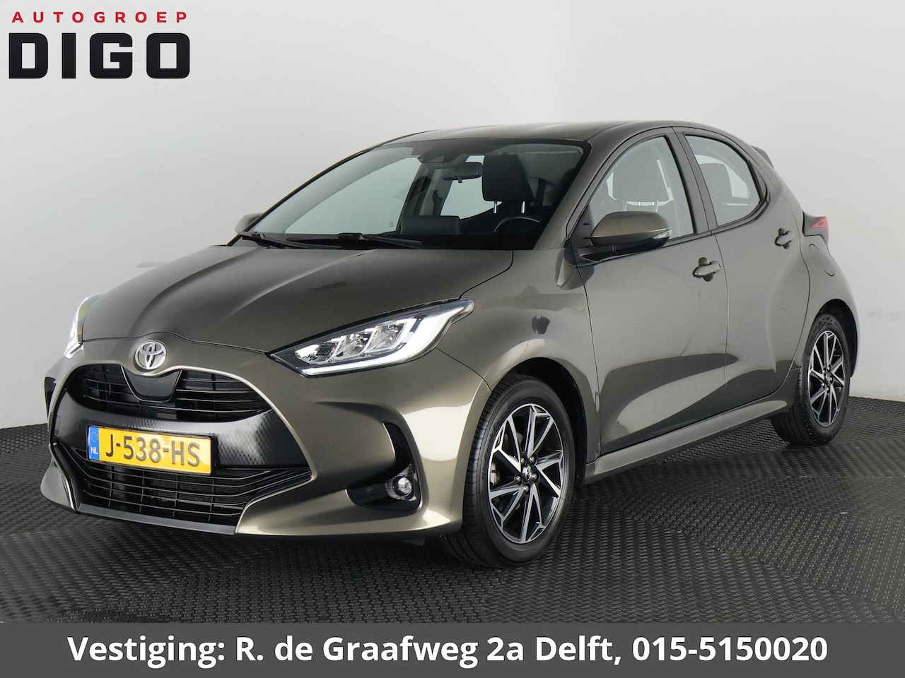 Toyota Yaris - 1.5 VVT-i First Edition | Navigatie | Camera | Lichtmetalen velgen | - AutoWereld.nl